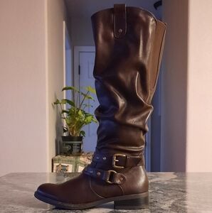 NWOT SIZE 6 LEXI BROWN BOOTS
